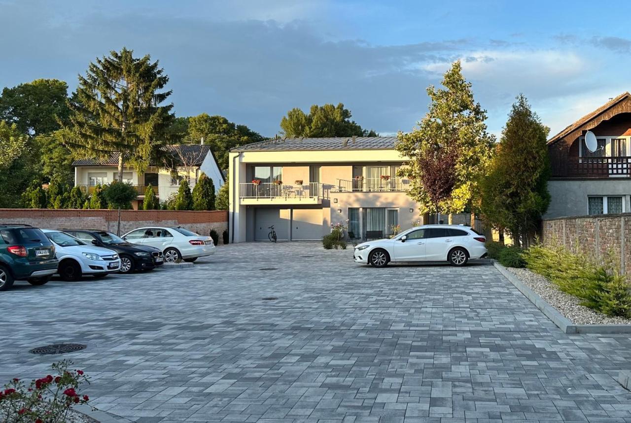 Linden Apartman 104 - Adults Only Mosonmagyarovar Exterior photo