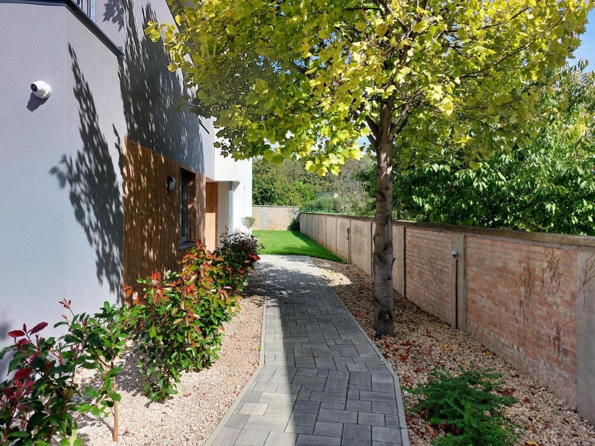 Linden Apartman 104 - Adults Only Mosonmagyarovar Exterior photo